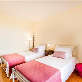 3 bedroom villa with pool & sea & mountain views, Episkepsi, sleeps 7